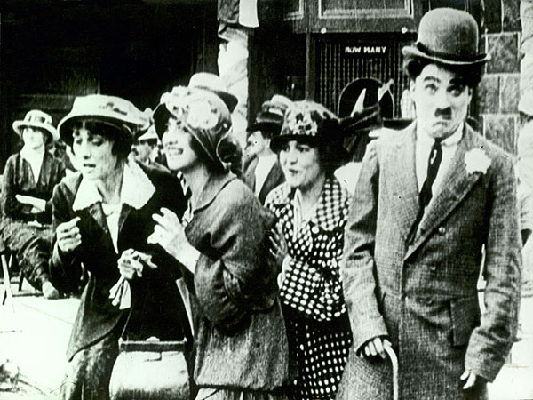 Chaplin prodavačem párků - Z filmu - Charlie Chaplin