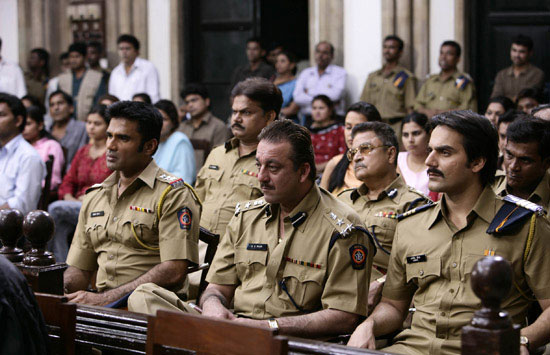 Strzelanina w Lokhandwala - Z filmu - Sunil Shetty, Akhilendra Mishra, Sanjay Dutt, Arbaaz Khan