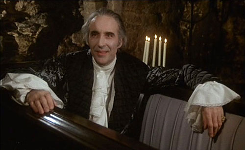 Dracula père et fils - Z filmu - Christopher Lee