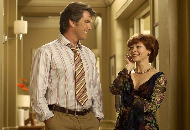 Laws of Attraction - Do filme - Pierce Brosnan, Frances Fisher