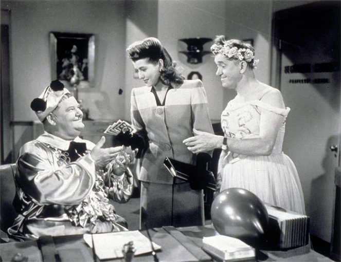 The Dancing Masters - Z filmu - Oliver Hardy, Trudy Marshall, Stan Laurel