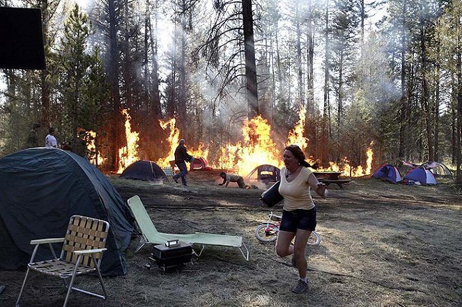 Firestorm: Last Stand at Yellowstone - Van film
