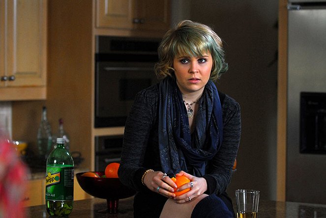 Acceptance - Do filme - Mae Whitman