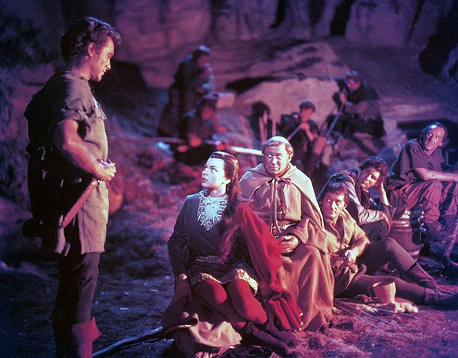 Opowieść o Robin Hoodzie i jego wesołych kompanach - Z filmu - Richard Todd, Joan Rice