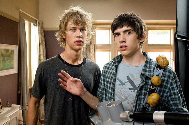 Ufók a padláson - Filmfotók - Austin Butler, Carter Jenkins