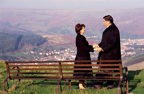 Grabgeflüster - Liebe versetzt Särge - Filmfotos - Brenda Blethyn, Alfred Molina