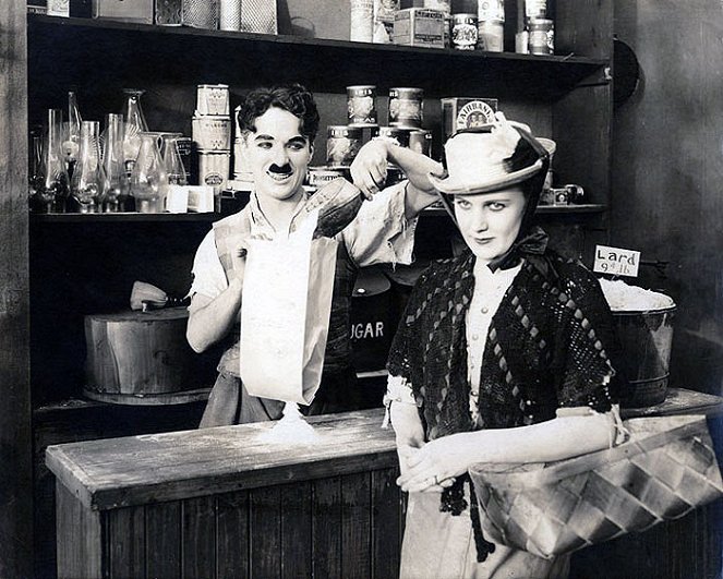 Chaplin vesnickým hrdinou - Z filmu - Charlie Chaplin, Edna Purviance