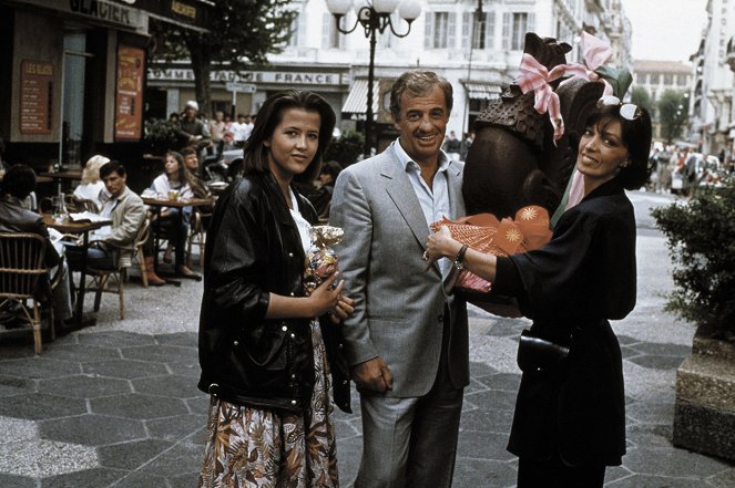 Rivieran rantapiru pinteessä - Kuvat elokuvasta - Sophie Marceau, Jean-Paul Belmondo, Marie Laforêt