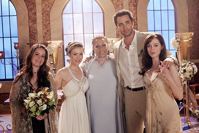 Charmed - Promo - Holly Marie Combs, Alyssa Milano, Victor Webster, Rose McGowan
