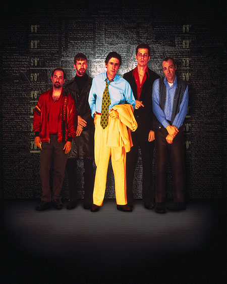The Usual Suspects - Van film - Kevin Pollak, Stephen Baldwin, Gabriel Byrne, Benicio Del Toro, Kevin Spacey