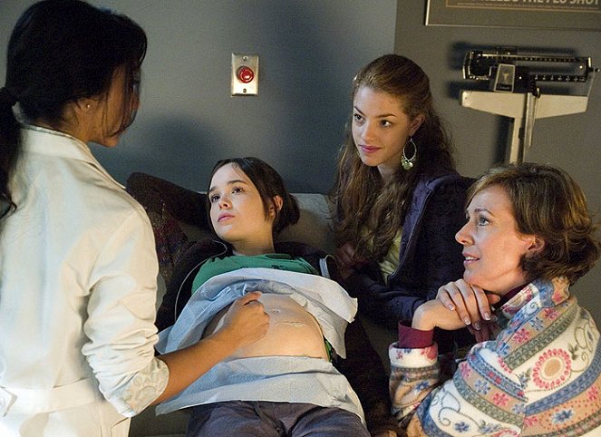 Juno: Nezrelá na dieťa - Z filmu - Elliot Page, Olivia Thirlby, Allison Janney