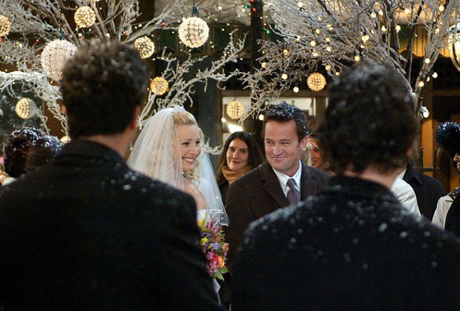 Friends - Season 10 - The One with Phoebe's Wedding - Photos - Lisa Kudrow, Matthew Perry