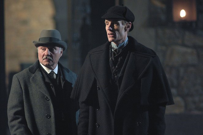 Sherlock Holmes und die Jagd nach dem Vampir von London - Filmfotos - Kenneth Welsh, Matt Frewer