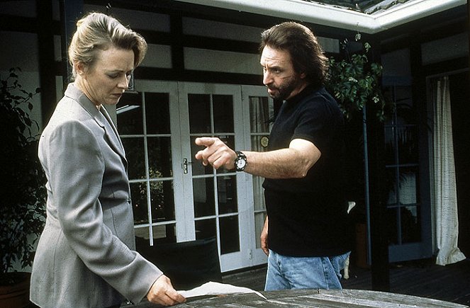 Der Tod steht Modell - Filmfotos - Elizabeth Hawthorne, Ron Silver