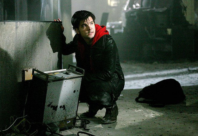 Primeval - Photos - Andrew Lee Potts