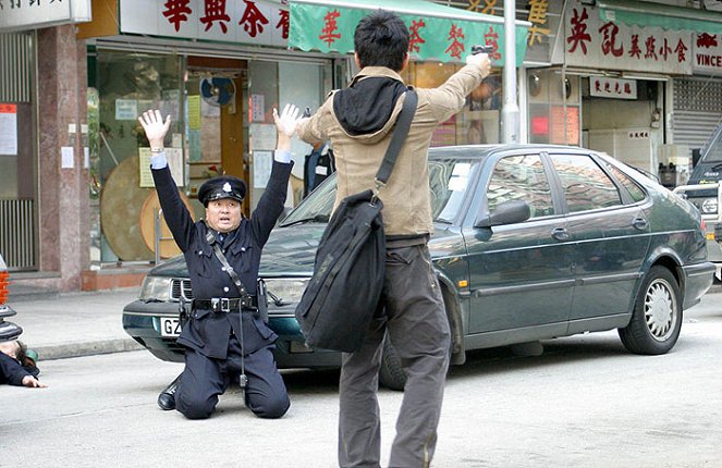 Adásunkat megszakítjuk - Filmfotók - Raymond Tsang Chau-ming