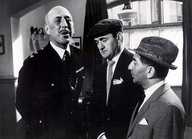 The Wrong Arm of the Law - Z filmu - Lionel Jeffries