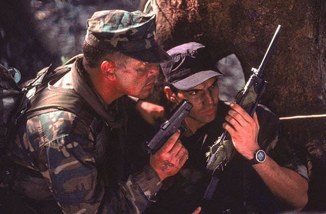 Sniper - Photos - Tom Berenger, Billy Zane