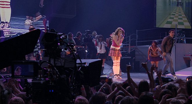 Hannah Montana & Miley Cyrus: Best of Both Worlds Concert Tour - Van film - Miley Cyrus