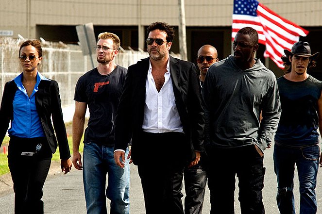 The Losers - Z filmu - Zoe Saldana, Chris Evans, Jeffrey Dean Morgan, Columbus Short, Idris Elba, Óscar Jaenada