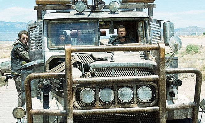 Terminator: Pelastus - Kuvat elokuvasta - Anton Yelchin, Jadagrace, Sam Worthington