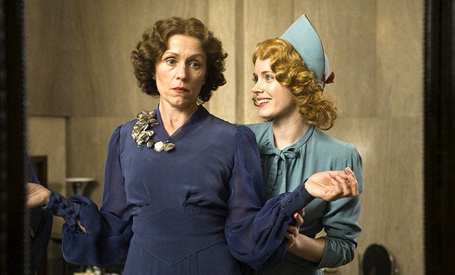 Miss Pettigrew Lives for a Day - Do filme - Frances McDormand, Amy Adams