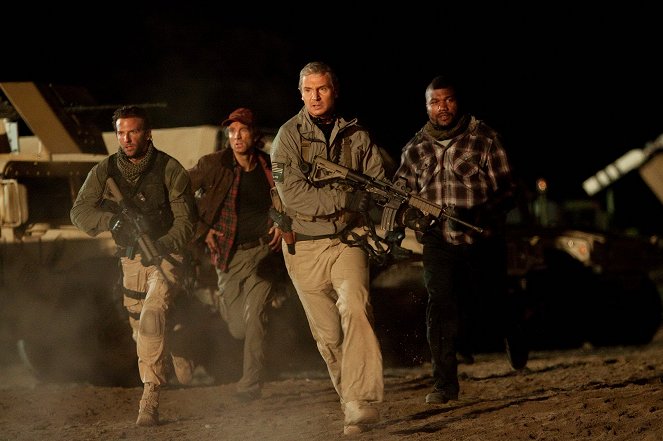 The A-Team - Van film - Bradley Cooper, Sharlto Copley, Liam Neeson, Quinton 'Rampage' Jackson