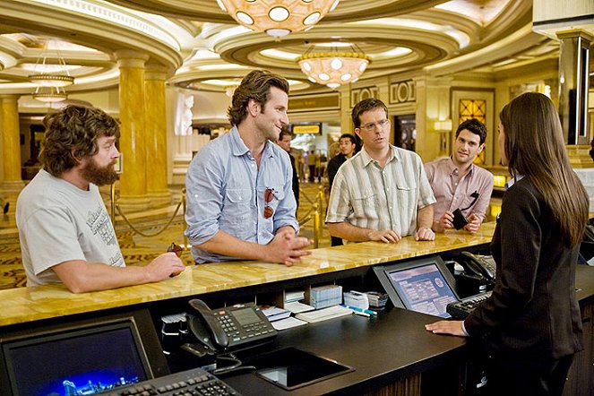 Pařba ve Vegas - Z filmu - Zach Galifianakis, Bradley Cooper, Ed Helms, Justin Bartha