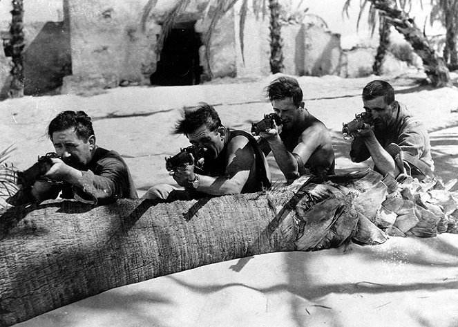 Die letzte Patrouille - Filmfotos - Victor McLaglen, Boris Karloff