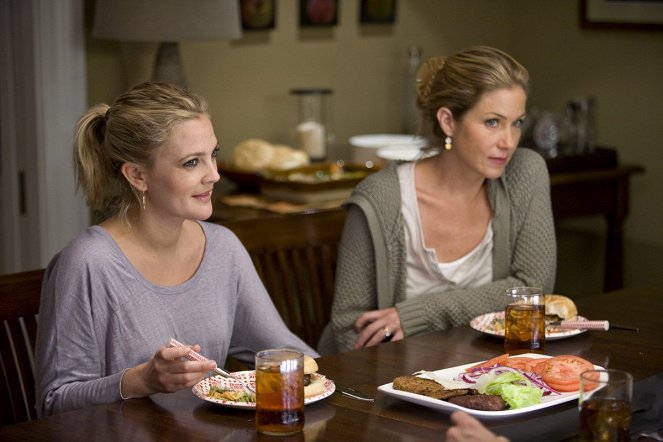 Going the Distance - Photos - Drew Barrymore, Christina Applegate