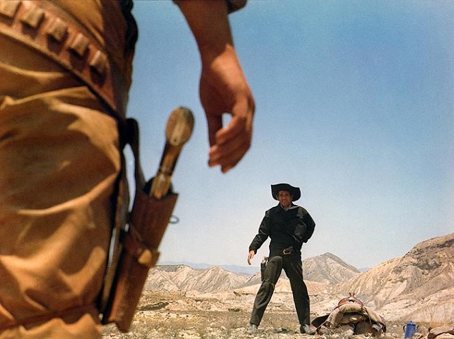 Django střílí první - Z filmu - José Manuel Martín