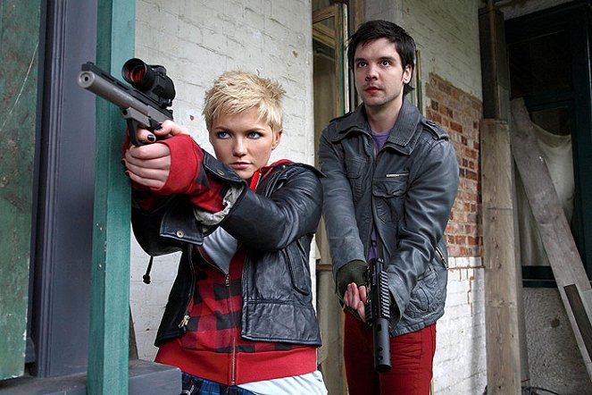 Primeval - Kuvat elokuvasta - Hannah Spearritt, Andrew Lee Potts