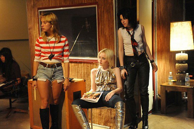 The Runaways - A rocker csajok - Filmfotók - Stella Maeve, Dakota Fanning, Kristen Stewart