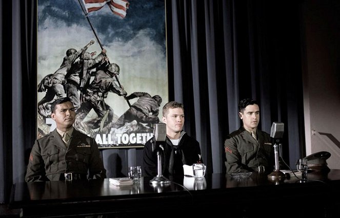 Flags of Our Fathers - Photos - Adam Beach, Ryan Phillippe, Jesse Bradford