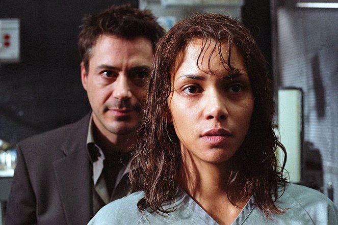 Gothika - Filmfotók - Robert Downey Jr., Halle Berry