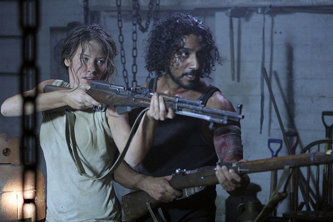 Lost - Photos - Evangeline Lilly, Naveen Andrews