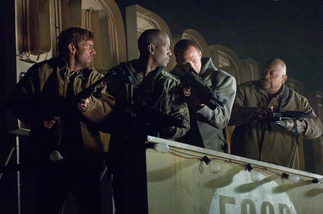 Legión - De la película - Dennis Quaid, Tyrese Gibson, Paul Bettany, Charles S. Dutton
