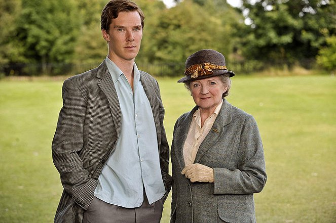 Panna Marple - Morderstwo to nic trudnego - Z filmu - Benedict Cumberbatch, Julia McKenzie