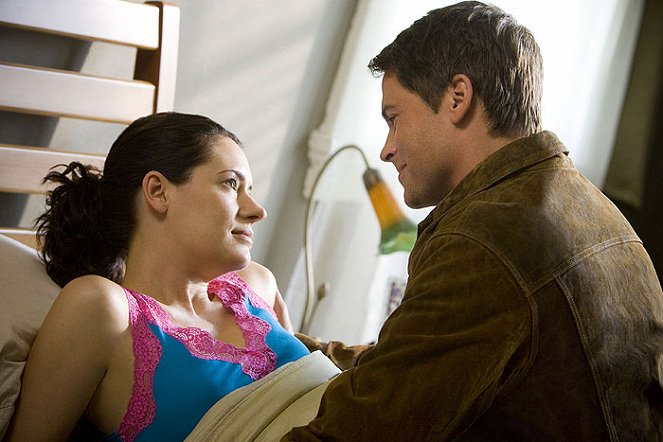 A Perfect Day - Filmfotos - Paget Brewster, Rob Lowe
