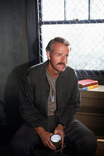 M*A*S*H - Goodbye, Farewell and Amen - Photos - Mike Farrell