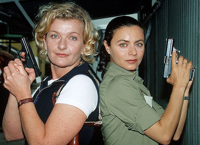 Doppelter Einsatz München - Trennung ist der Tod - Photos - Saskia Vester, Naomi Krauss