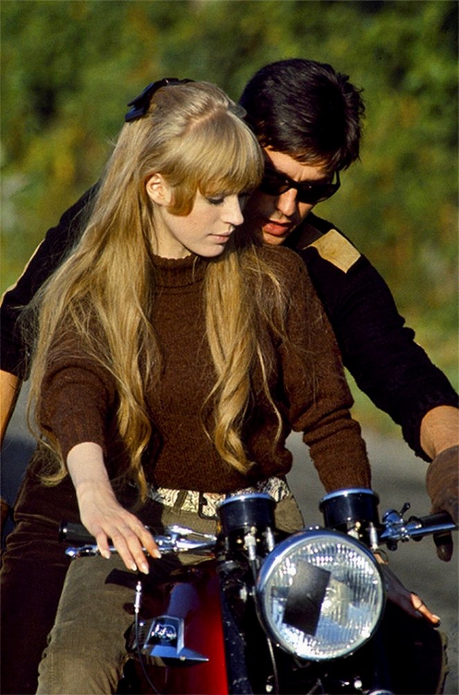Dívka na motocyklu - Z filmu - Marianne Faithfull, Alain Delon