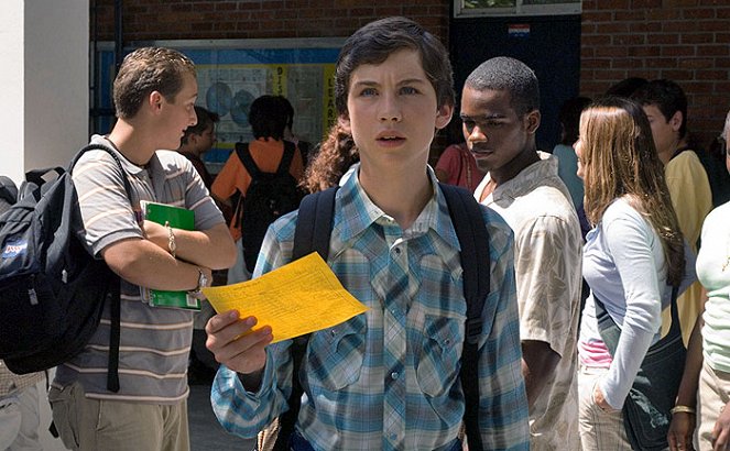 Eulen - Kleine Freunde in großer Gefahr - Filmfotos - Logan Lerman