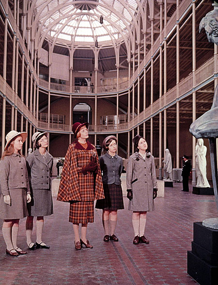 The Prime of Miss Jean Brodie - Photos - Pamela Franklin, Maggie Smith