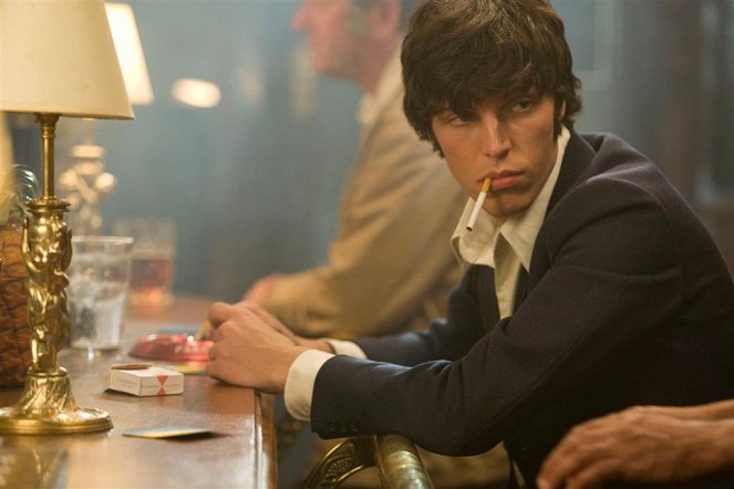 Cemetery Junction - Do filme - Tom Hughes