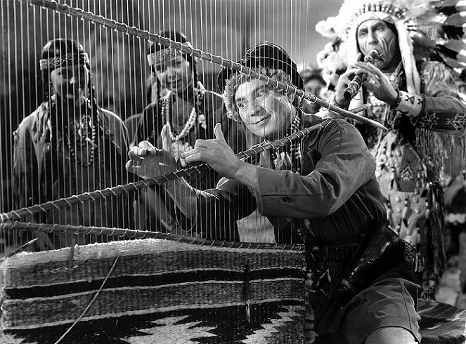 Irány Nyugat - Filmfotók - Harpo Marx