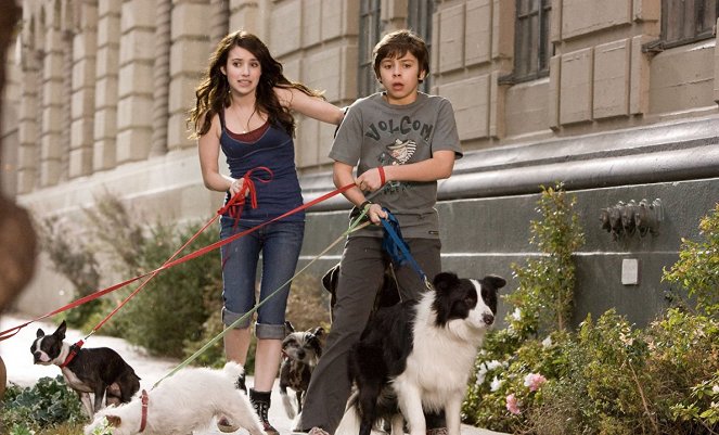 Hotel para perros - De la película - Emma Roberts, Jake T. Austin