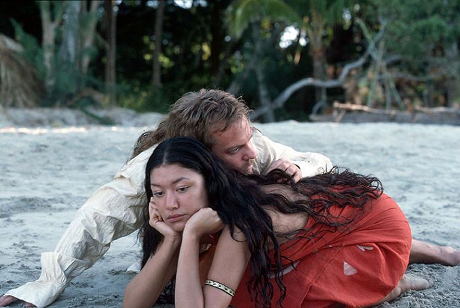 Paradise Found - De la película - Kiefer Sutherland
