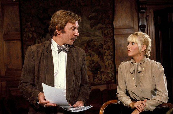 Nothing Personal - Filmfotos - Donald Sutherland, Suzanne Somers
