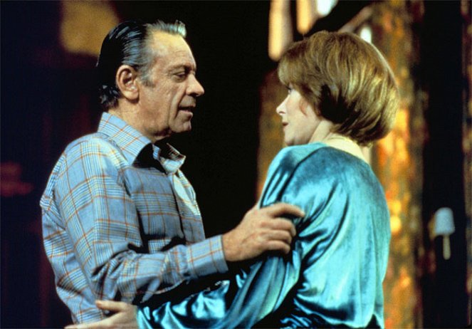 Omen 2 - Damien - Filmfotos - William Holden, Lee Grant